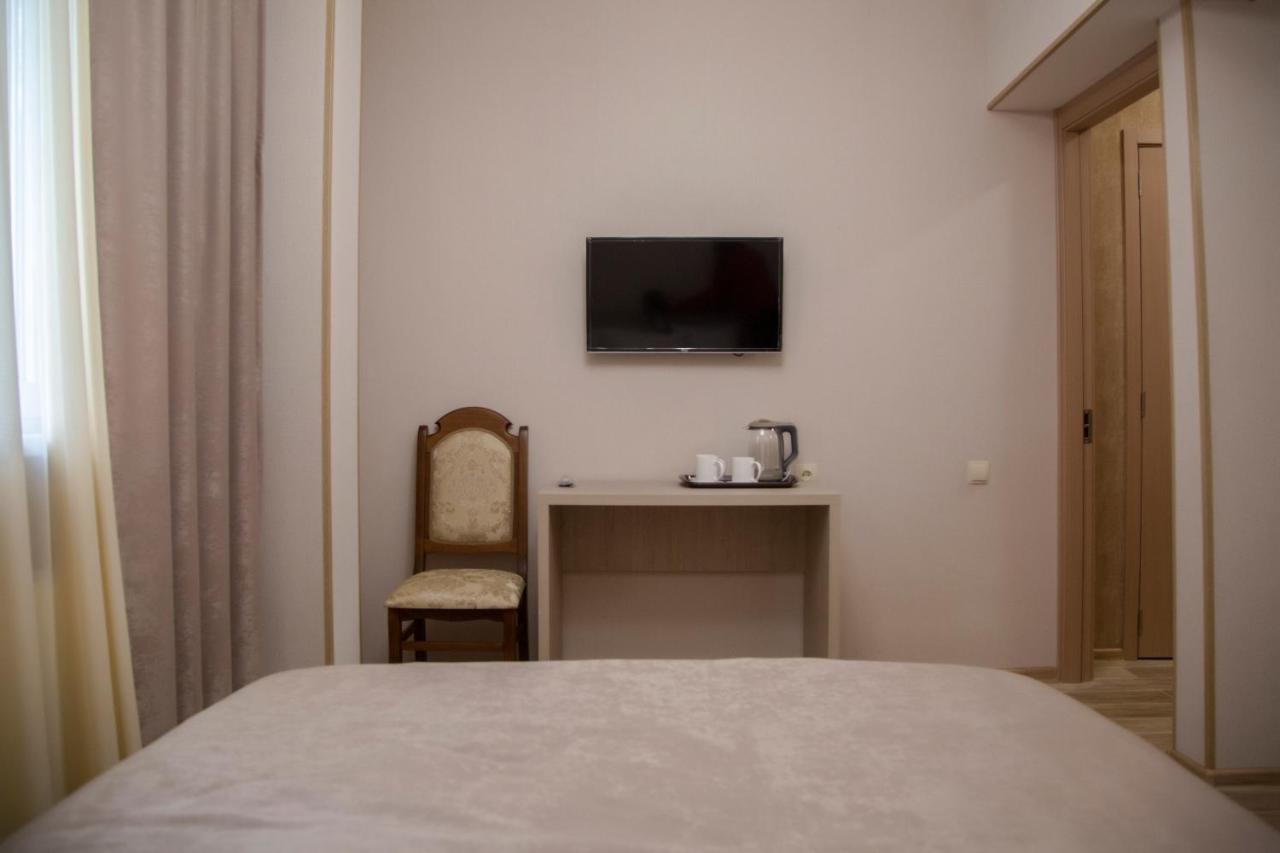 Family Hotel Triston Tbilisi Exterior foto