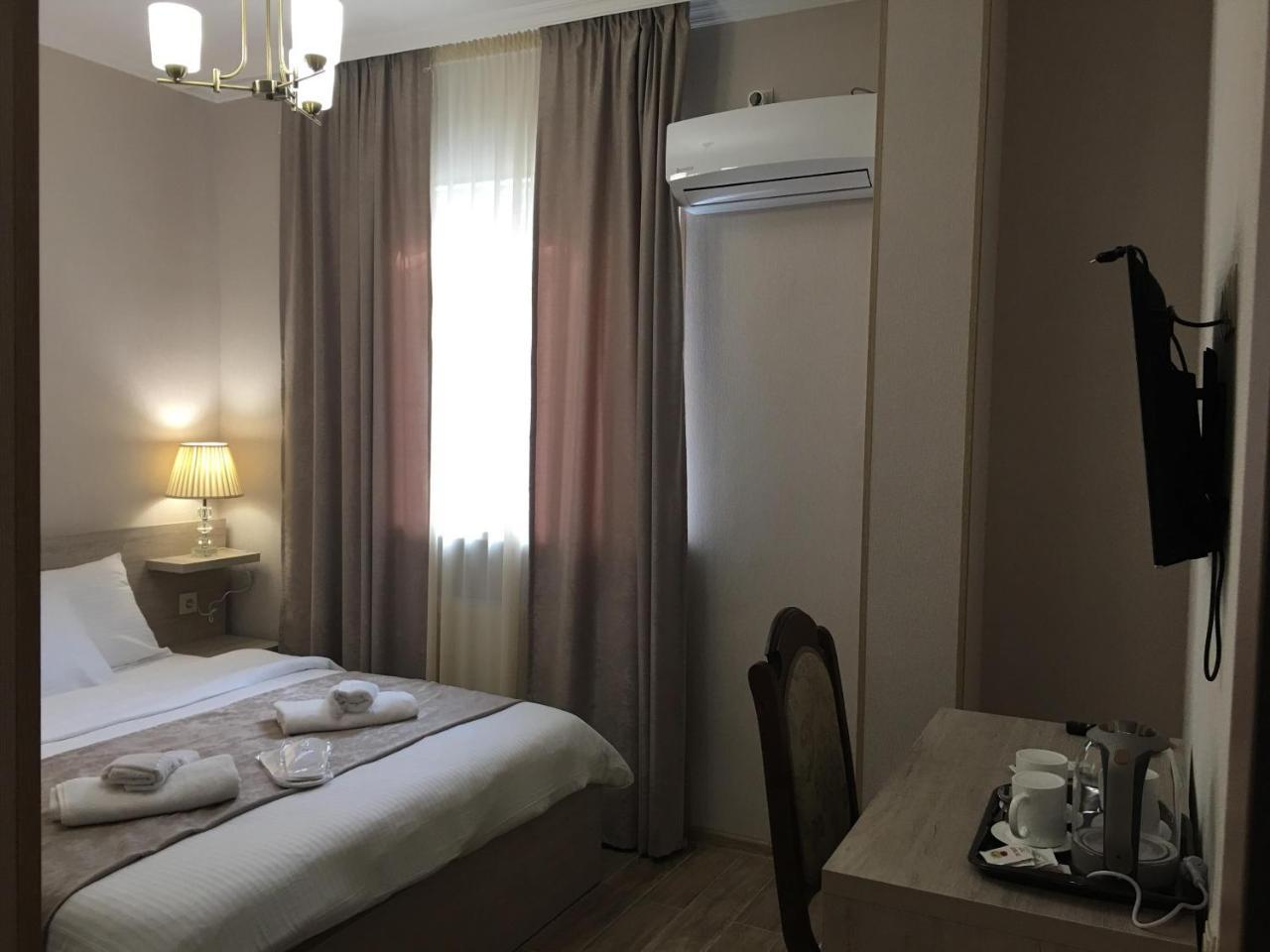 Family Hotel Triston Tbilisi Exterior foto